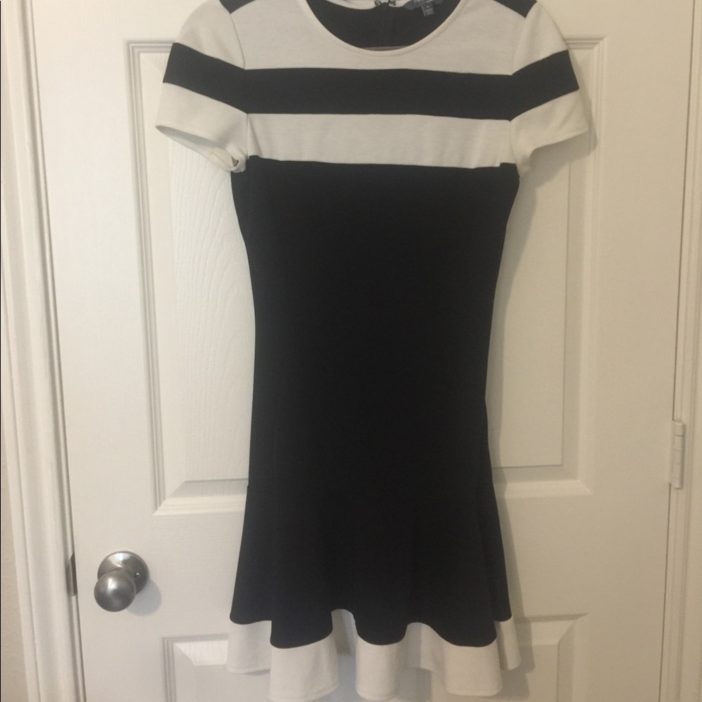 Peter som black and white dress